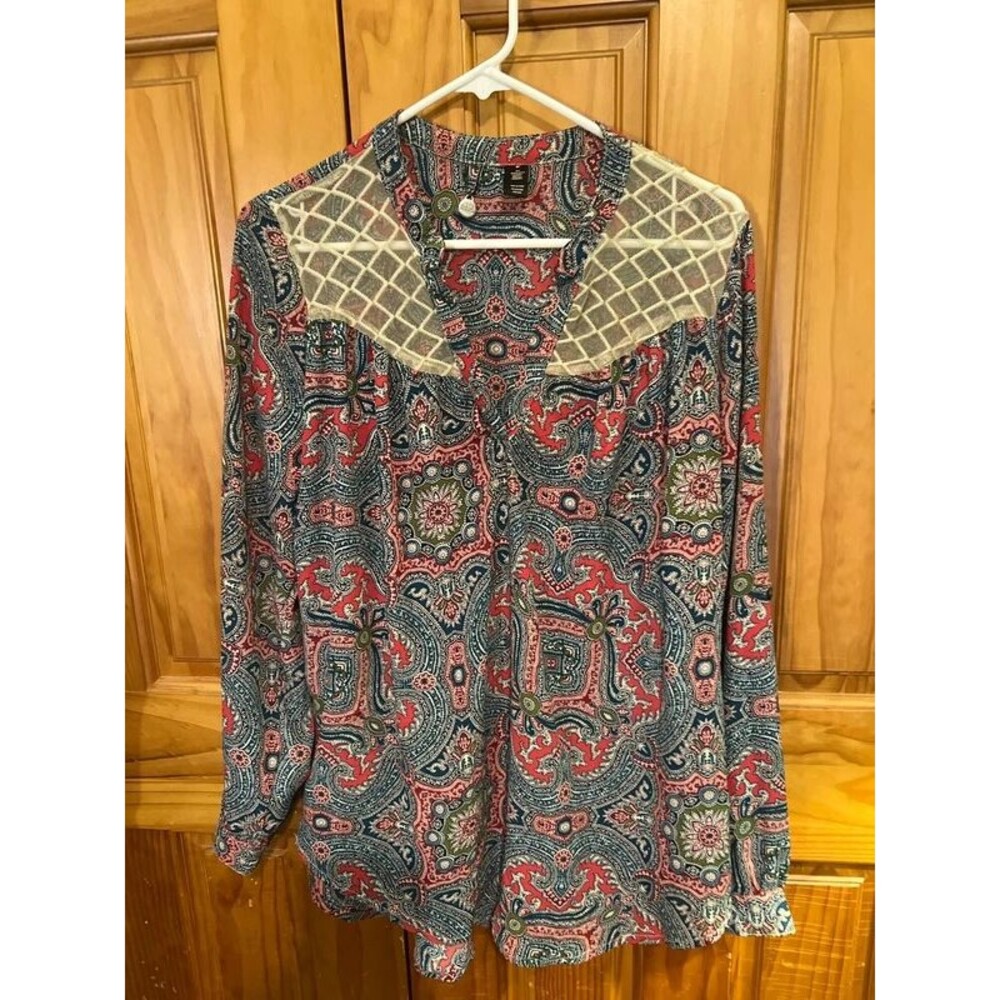 BKE Boutique Paisley blouse medium